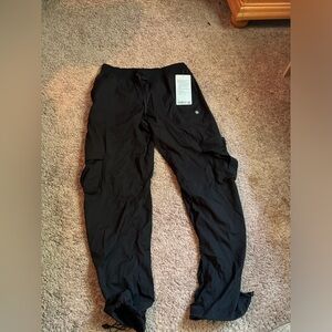 Dance Studio Relaxed-fit MR Cargo Pant